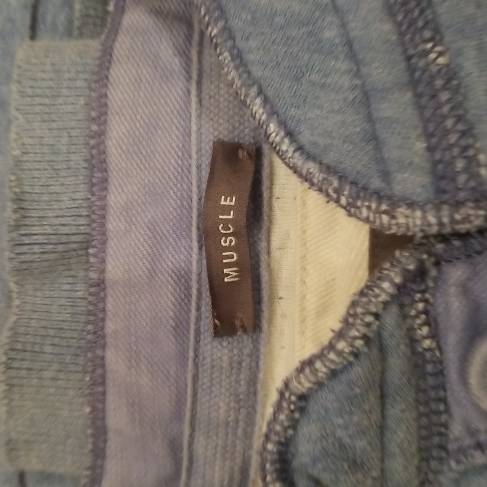 Abercrombie & Fitch Muscle Shirt. Sz M - Picture 5 of 5